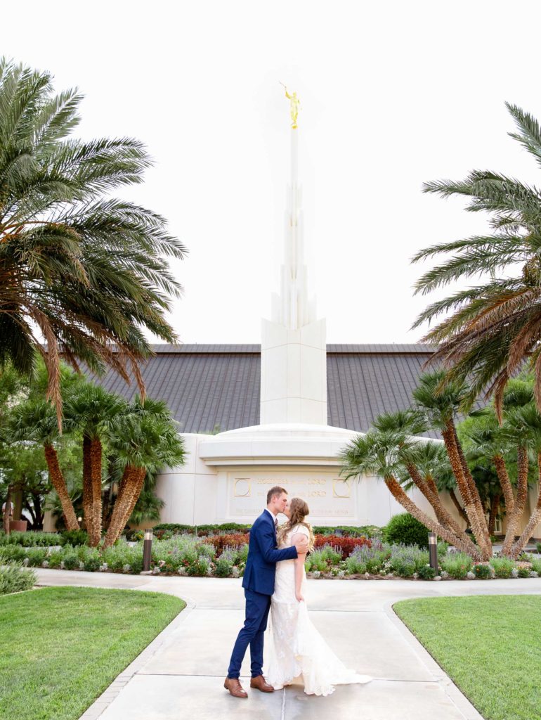 Las Vegas LDS Temple wedding couple kissing