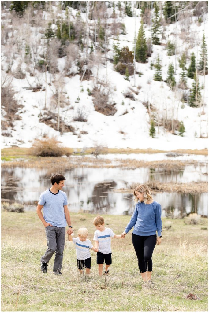 ideal walk in mountains with family