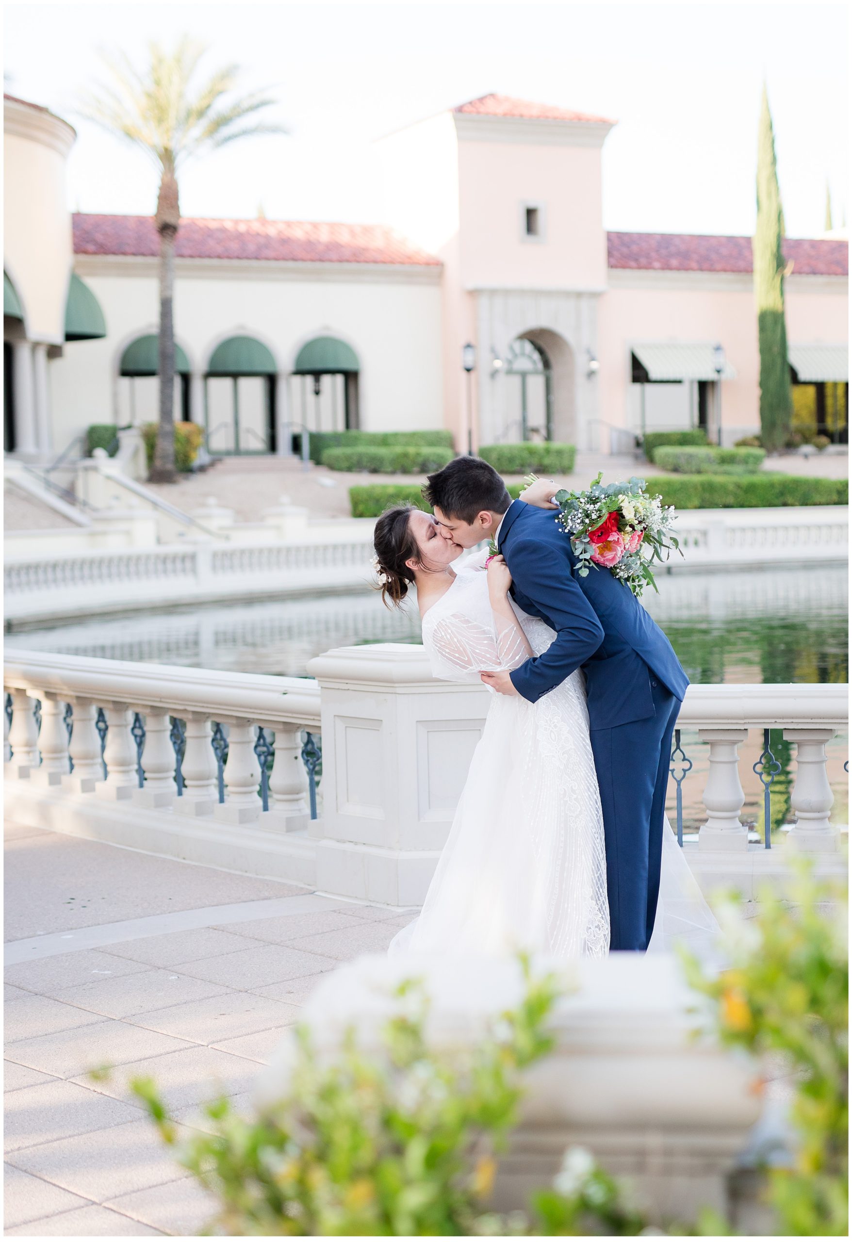 LAS VEGAS TEMPLE WEDDING sealed with a kiss